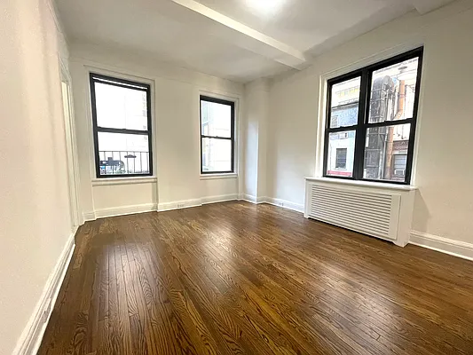 Rented by Solil Management | media 3