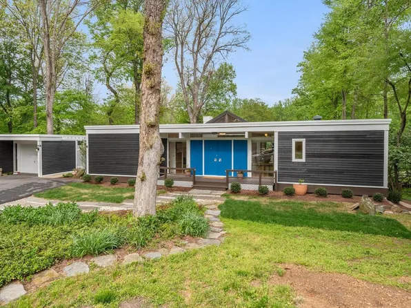 7 Park Overlook Ct, Bethesda, MD 20817