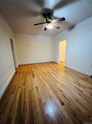 2nd image of 4396 Furman Ave APT 6A