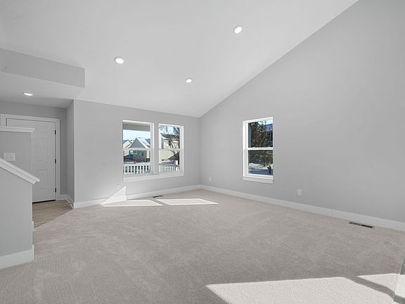 5th image of 2839 Ruby St