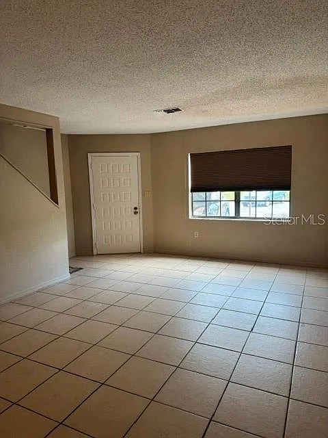 2 bed, 1.5 bath, 1236 sqft, $1,350 — Photo 2