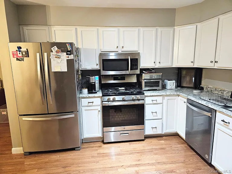 24 Waterford Cir — Photo 3