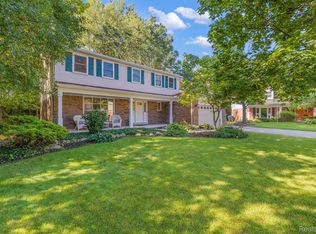 3179 Rolling Green Cir S, Rochester Hills, MI 48309