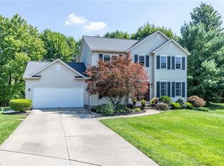 1083 Sharonbrook Dr, Twinsburg, OH 44087