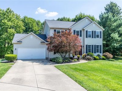 1083 Sharonbrook Dr, Twinsburg, OH, 44087