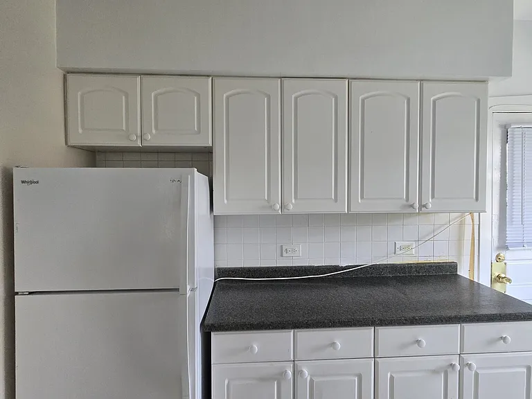 918 Reba Pl #3S — Photo 4