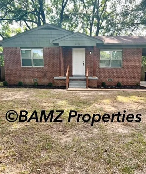 2721 Marlene St — Photo 1