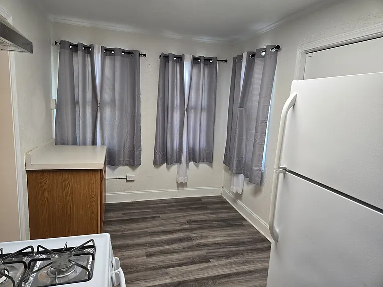 2175 N Broad St — Photo 12