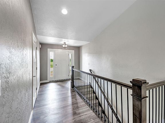 2nd image of 2706 W Scarlet Oak Cir