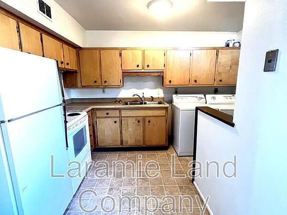 3rd image of 2215 Spring Creek Dr
