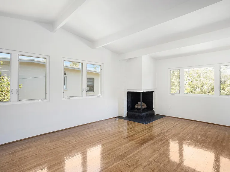 839 Catalina St — Photo 3