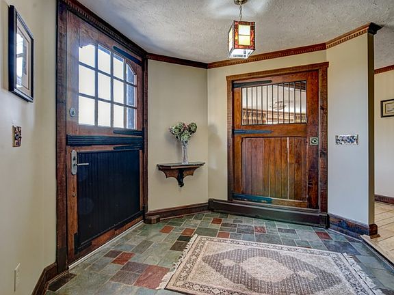 3rd image of 14 Mulford Ln