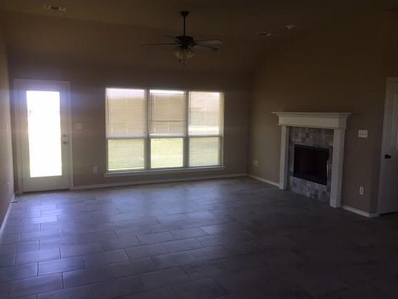 2nd image of 9112 Parkview Cir