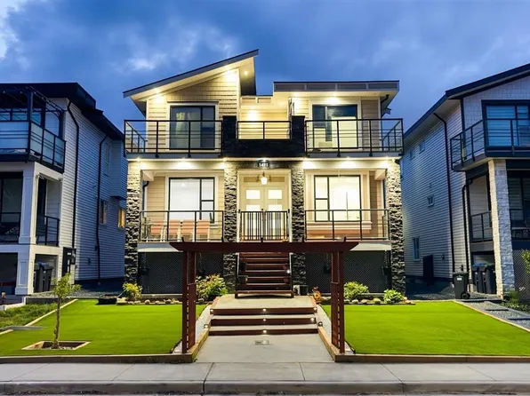 1411 Salter St, New Westminster, BC V3M 5A8