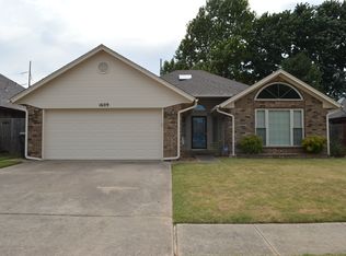 1609 Shannon Dr, Midwest City, OK 73130