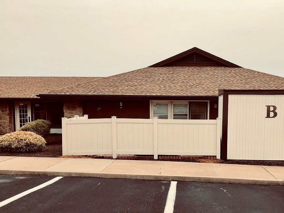 2nd image of 1852 Azalea Dr