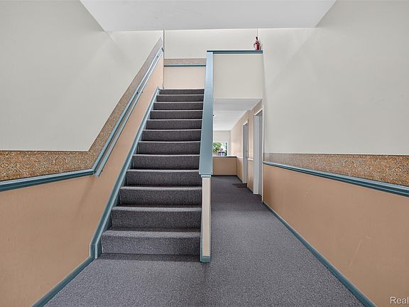 2nd image of 1225 Derby Rd APT 3