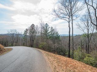 8 Oceola Dr, Ellijay, GA 30540