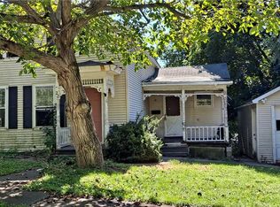 22 Bear St, Lyons, NY 14489