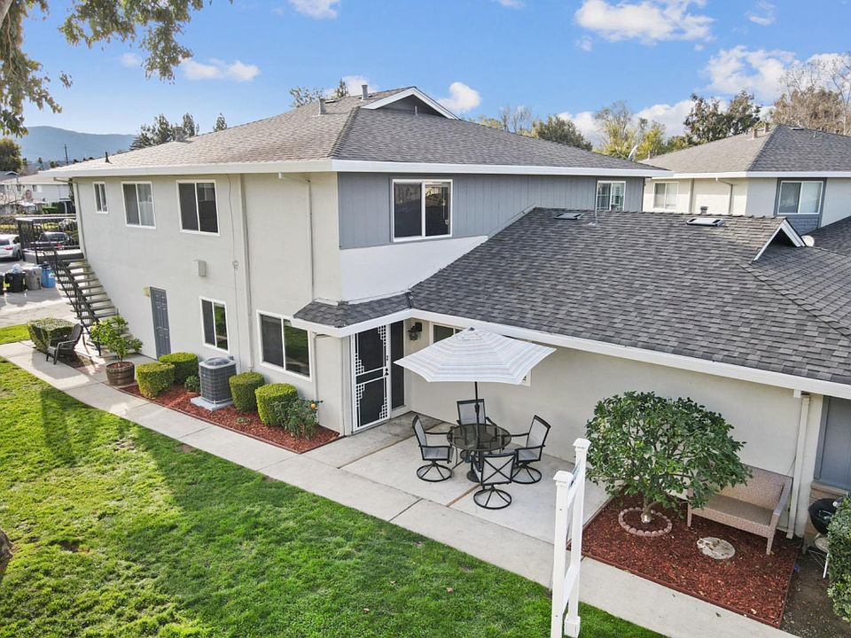 1st image of 264 Tradewinds Ct APT 2