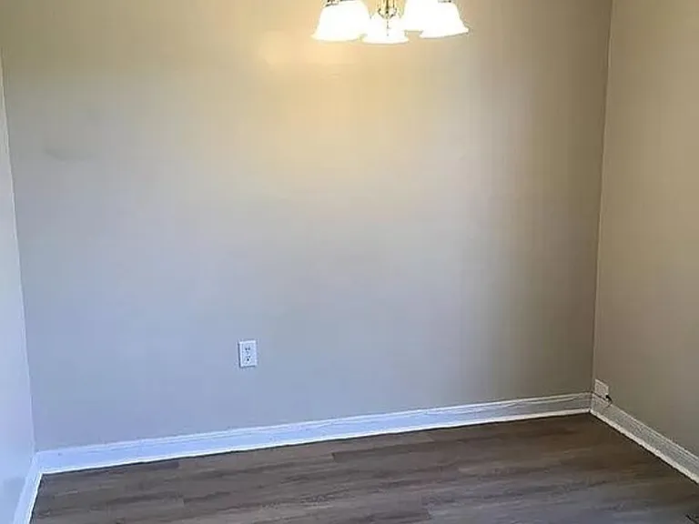 820 Catherine St — Photo 4