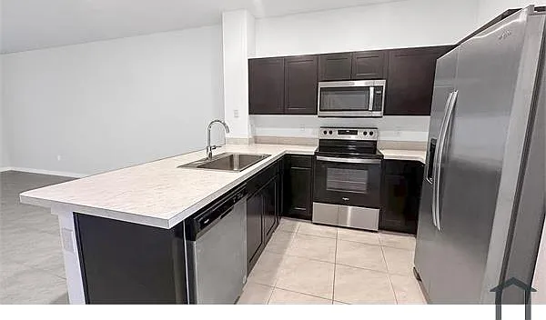 3 bed, 1500 sqft, $3,000 — Photo 4