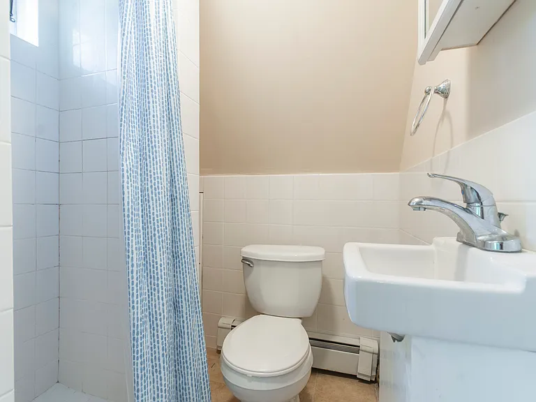291-293 Nassau St #111 — Photo 9