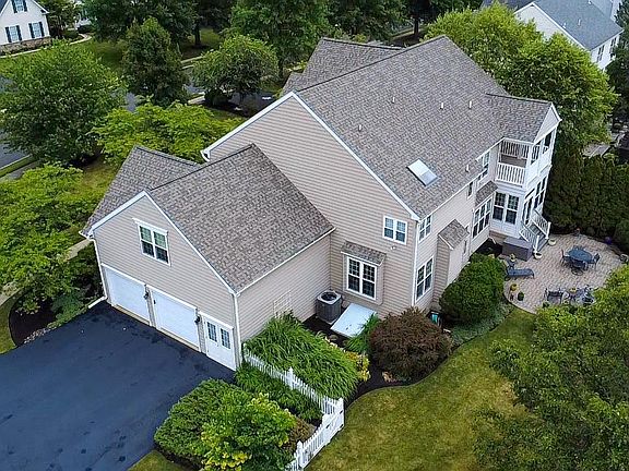 3rd image of 650 Grantham Ln