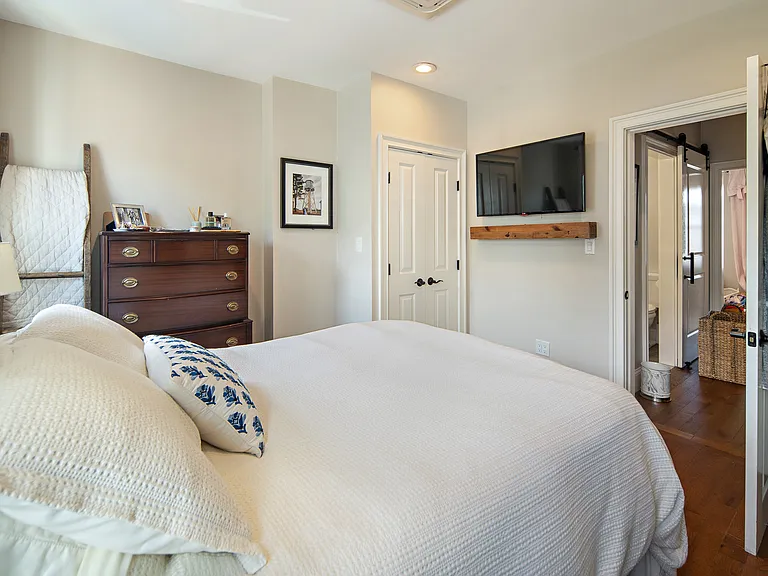 28 Emerson St — Photo 13
