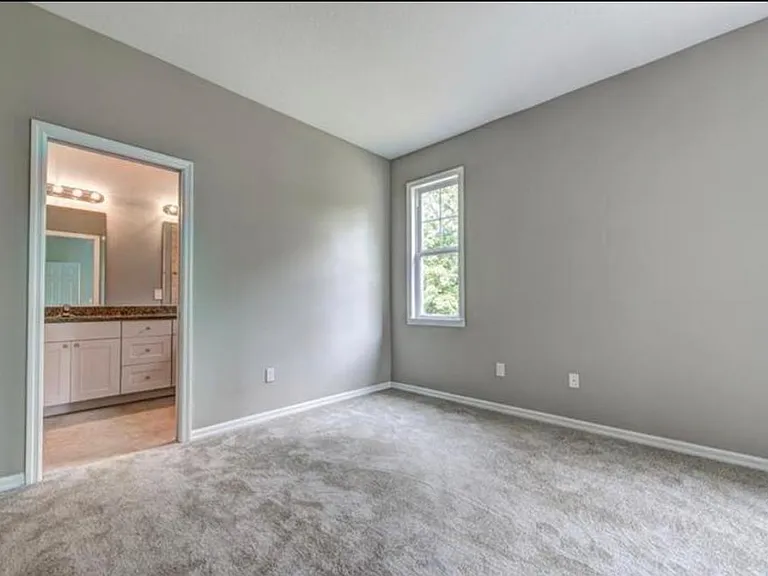 1550 Francis Ave — Photo 7