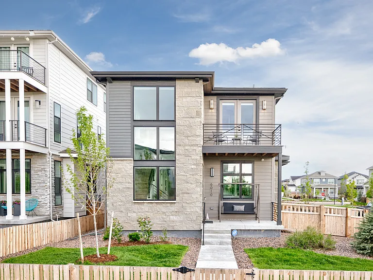 6010 N Perth St — Photo 1