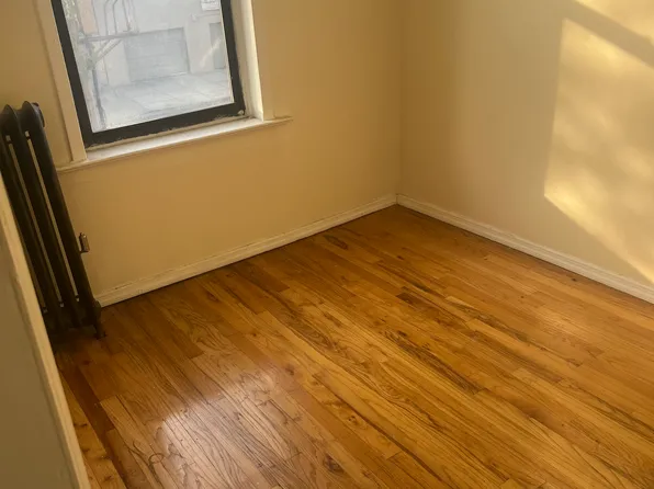 515 Rogers Avenue image 2 of 7