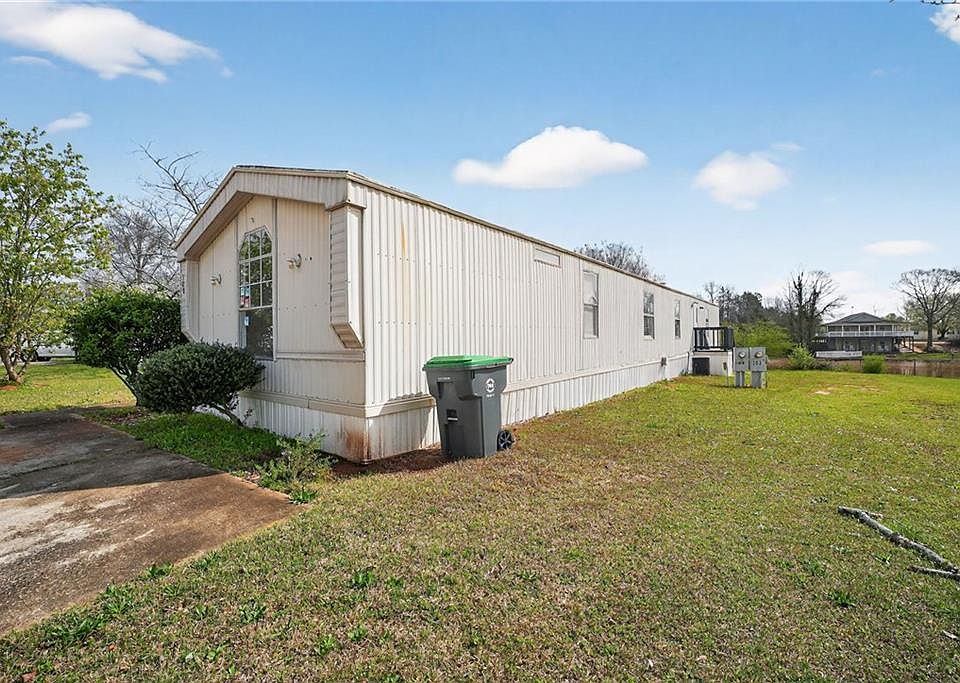 1st image of 100 Lake Haven Dr