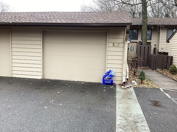 3rd image of 306 W Eagle Lake Dr