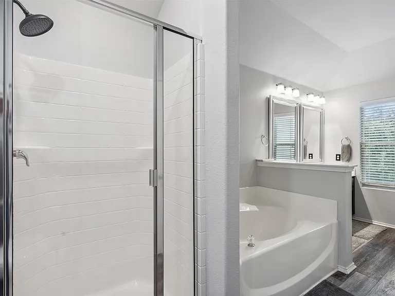 Seperate shower, garden tub, dual sinks and linen closet!