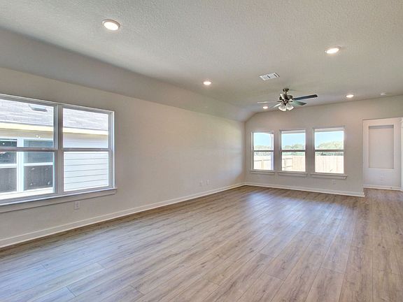 4th image of 3543 Starbright Dr
