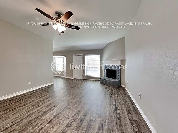 3rd image of 1044 Spring Hill Dr