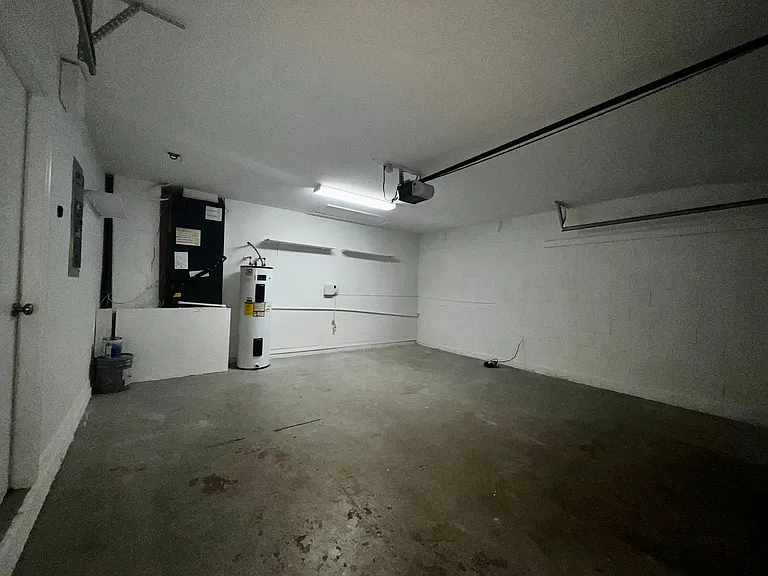 2620 Regency Oak Ln — Photo 36