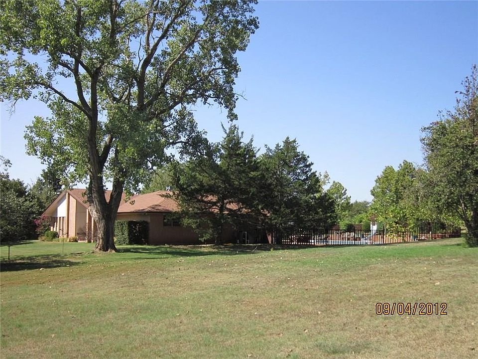 2nd image of 3115 Short Dr