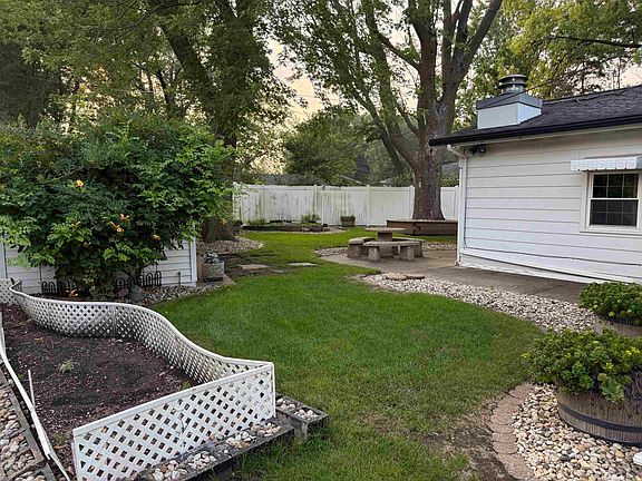5th image of 2120 Schuyler Dr
