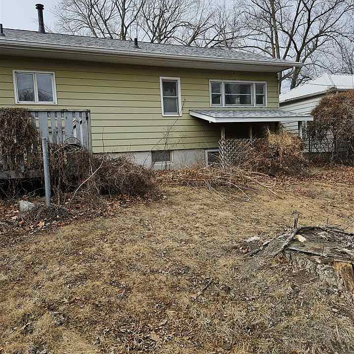 2nd image of 703 9th Ave