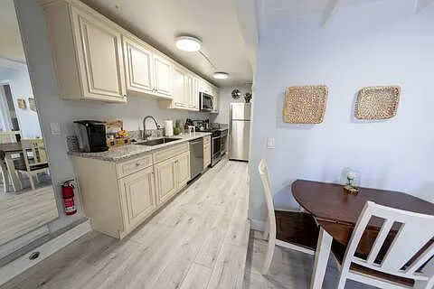 10801 Hartsook St #B — Photo 40