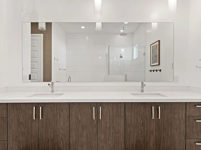 4533 E Devonshire Ave — Photo 25