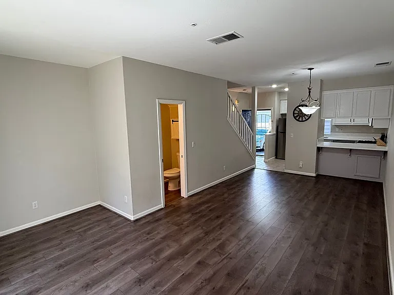 9 Ashford Pl — Photo 4