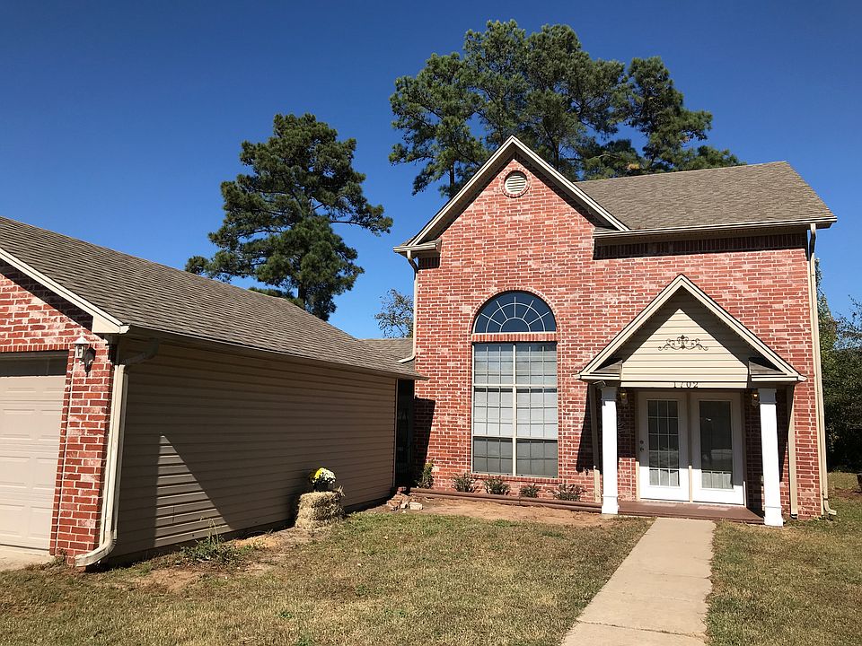 1895 Square Feet