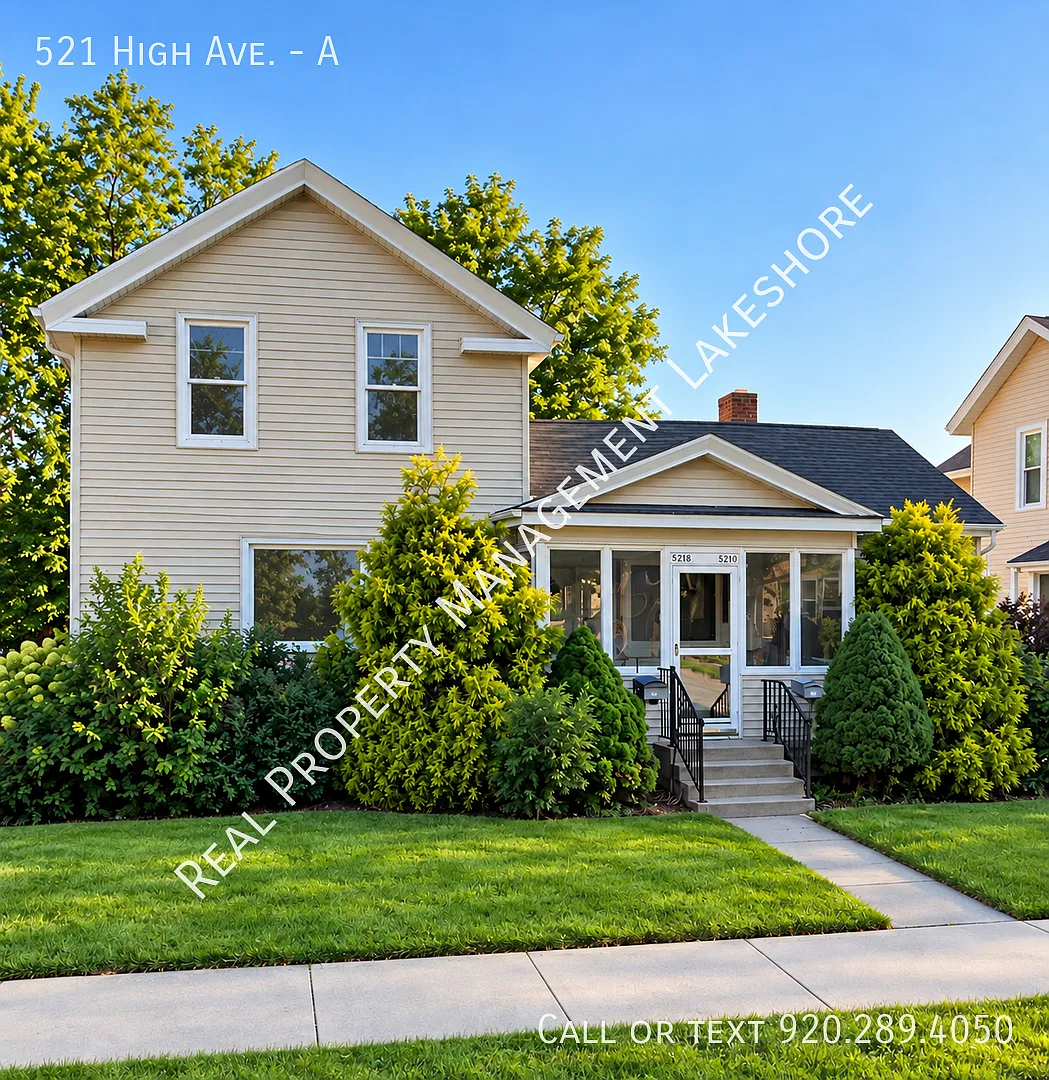 Bright & Spacious 3-Bedroom Home Near UWOshkosh + Flexible Office/4th Bedroom — Photo 1