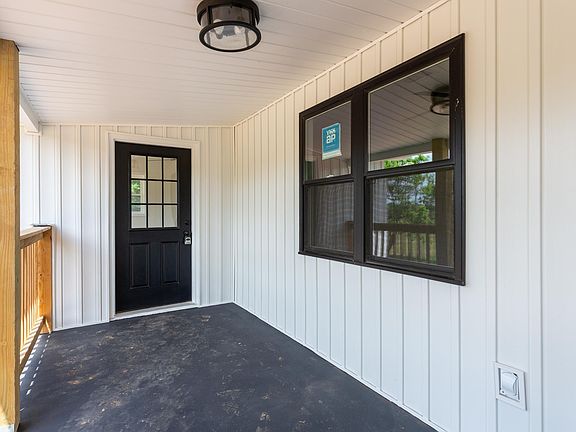 3rd image of 3791 Choctaw St