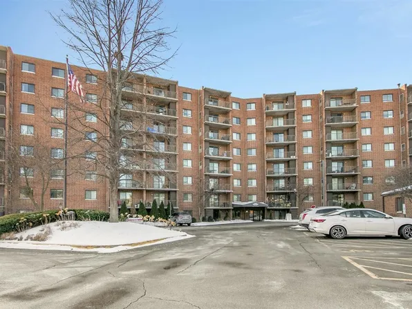 (undisclosed Address), Bloomingdale, IL 60108