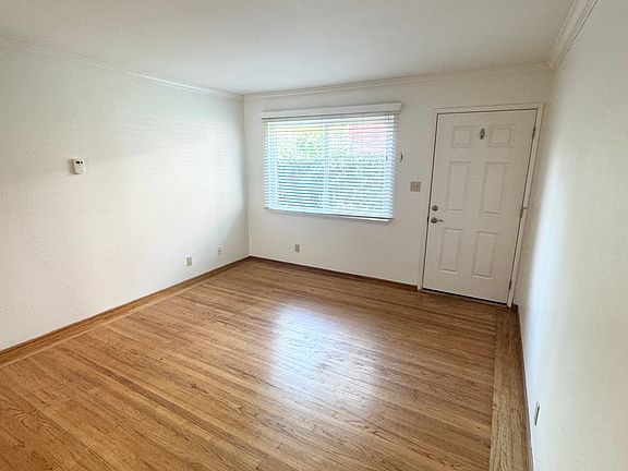 4th image of 2619 Q St APT 1