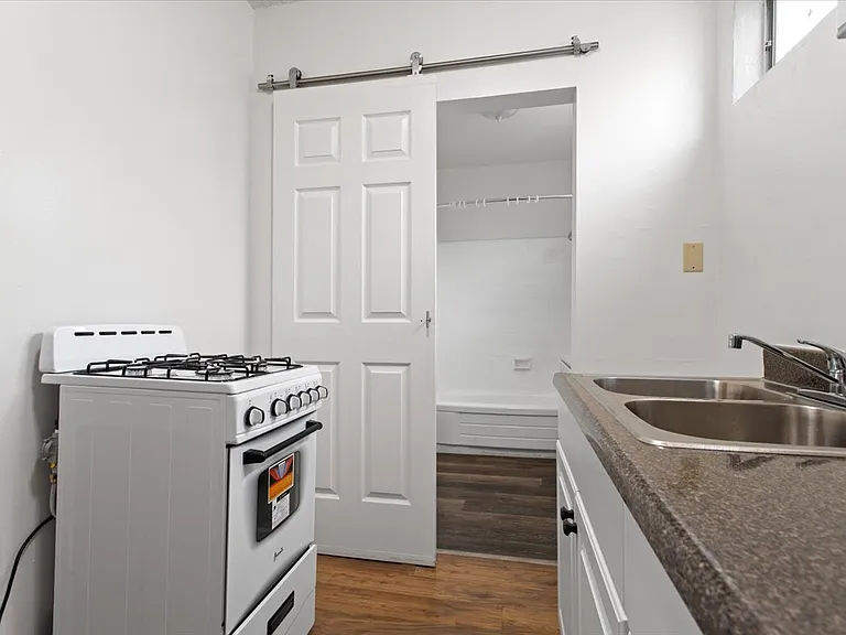 749 Garland Ave — Photo 35